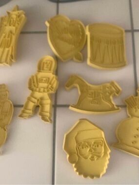 FINAL PRICE Vintage Yellow Stanley Cookie Cutters
